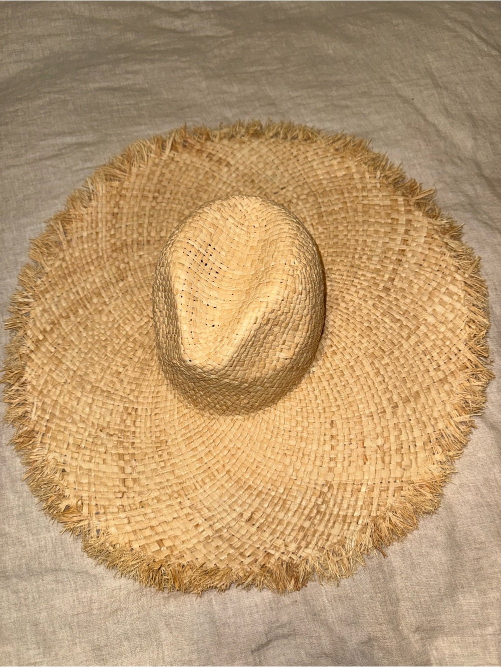 Jenni Kayne 100% RAFFIA Natural Straw Fringed Wide-Brim Sun Hat in natural